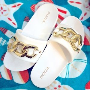 NWOT White Women’s Sandals Slides with Gold Detail Size 9 Soda Nanamacs